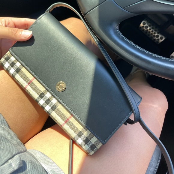 Burberry Crossbody Wallet, - Picture 1 of 1